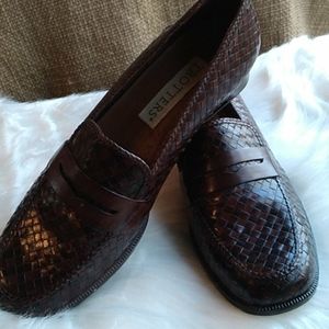 Size 8m brown loafers never worn